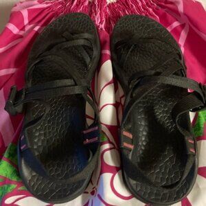 CHACO SLIP IN SANDALS BLACK STRAPPY EXCELLENT CONDITION HAPPY FEET GOOD ALOHA 6M